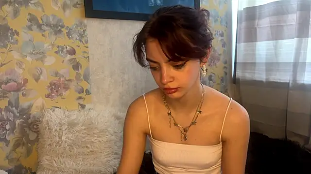 Snapshot of CassyVixen chatting on 05-28-26, 04:37 CassyVixen online show from 05-28-26, 04:37