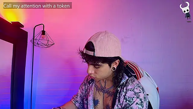 Snapshot of Axell_Kussh chatting on 03-07-26, 03:14 Axell Kussh online show from 03-07-26, 03:14