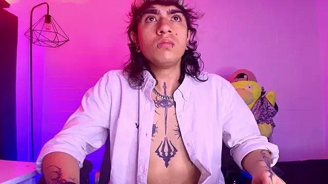 Snapshot of Axell_Kussh chatting on 03-07-26, 03:20 Axell Kussh online show from 03-07-26, 03:20