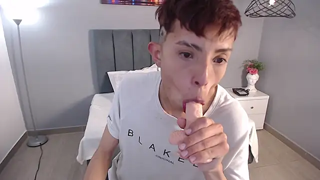  camilo ortiz online show from 02-25-26, 05:11