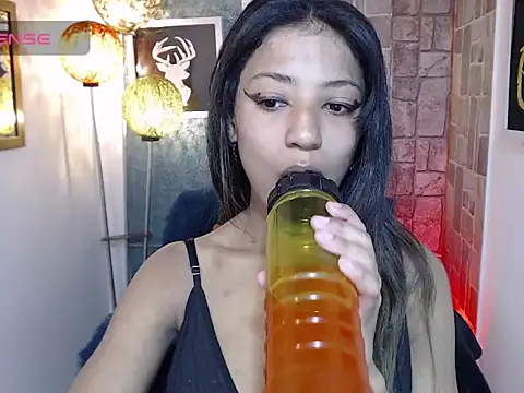 Snapshot of Scarleet_miaa chatting on 02-19-26, 06:59 Scarleet miaa online show from 02-19-26, 06:59