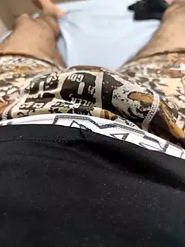 Snapshot of MOREN044 chatting on 03-21-26, 04:17 MOREN044 online show from 03-21-26, 04:17