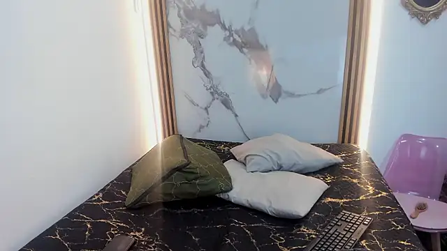 Snapshot of Nahomii__Doll chatting on 03-13-26, 08:04 Nahomii Doll online show from 03-13-26, 08:04