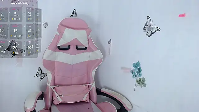 Snapshot of helen_kineett chatting on 03-13-26, 10:16 helen kineett online show from 03-13-26, 10:16