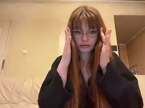 Snapshot of Sophiirose chatting on 02-10-26, 05:28 Sophiirose online show from 02-10-26, 05:28