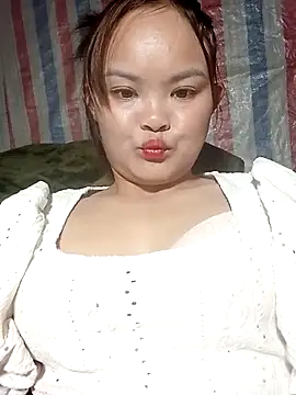 Snapshot of Luminana chatting on 02-08-26, 02:26 Luminana online show from 02-08-26, 02:26