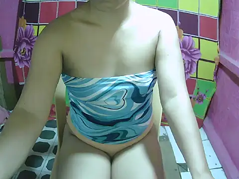 Snapshot of SweetHotBabe18 chatting on 06-24-26, 12:42 SweetHotBabe18 online show from 06-24-26, 12:42