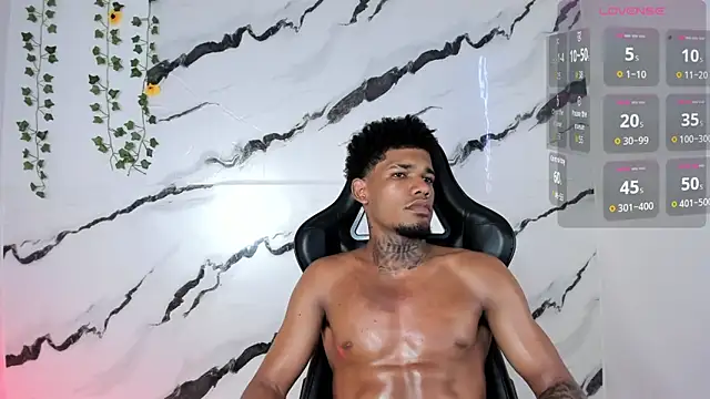 Snapshot of Nehemiaa_boy chatting on 02-20-26, 08:20 Nehemiaa boy online show from 02-20-26, 08:20