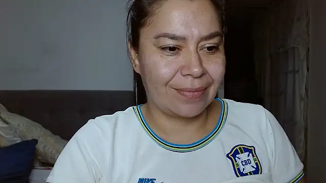 Snapshot of Karo_sexy chatting on 12-14-24, 08:13 Karo sexy online show from 12-14-24, 08:13