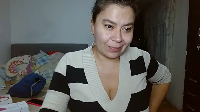 Snapshot of Karo_sexy chatting on 01-24-25, 06:57 Karo sexy online show from 01-24-25, 06:57