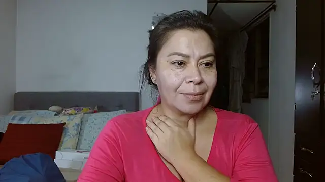 Snapshot of Karo_sexy chatting on 02-15-25, 11:25 Karo sexy online show from 02-15-25, 11:25