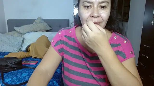 Snapshot of Karo_sexy chatting on 09-26-25, 10:36 Karo sexy online show from 09-26-25, 10:36