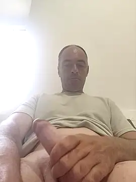Snapshot of circott chatting on 04-21-26, 07:47 circott online show from 04-21-26, 07:47