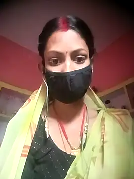 Snapshot of BIG_QWEEN_NO1 chatting on 02-08-26, 05:44 BIG QWEEN NO1 online show from 02-08-26, 05:44