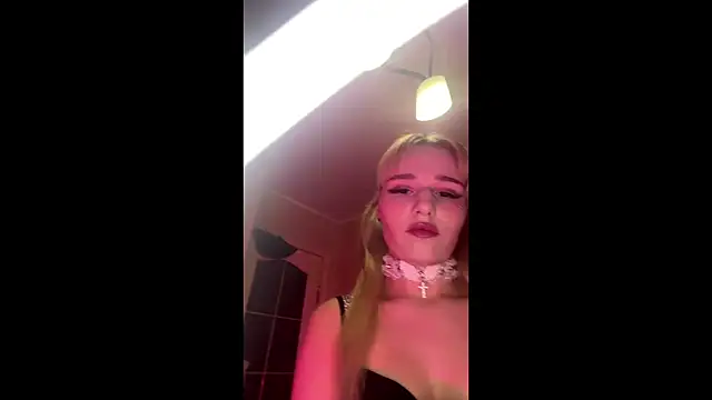 MiaBerlateen online show from 03-23-26, 05:50