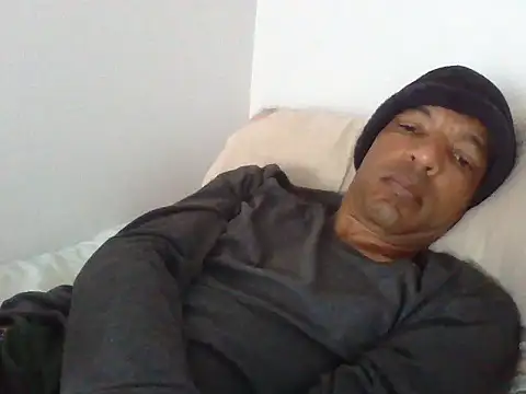 Snapshot of lavelle26 chatting on 02-15-26, 07:51 lavelle26 online show from 02-15-26, 07:51