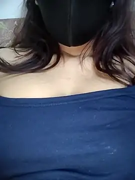 Moody-girl1 online show from 02-26-26, 05:45