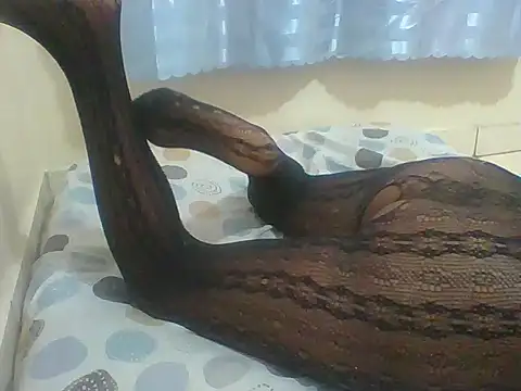 Snapshot of Latin_toes chatting on 02-22-26, 09:30 Latin toes online show from 02-22-26, 09:30