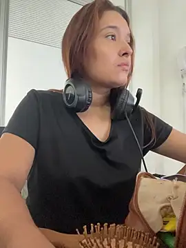 Emily Harpeer online show from 04-08-26, 11:32