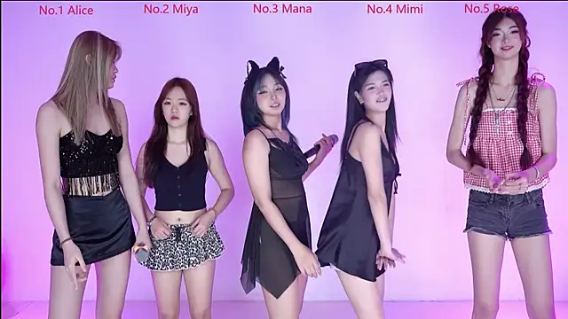 Velvet-girl online show from 04-26-26, 09:40