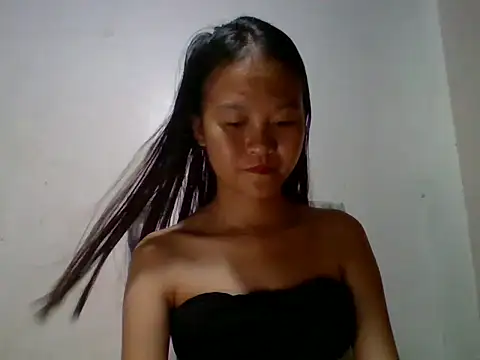 Yourlilpinayy online show from 04-27-26, 10:08