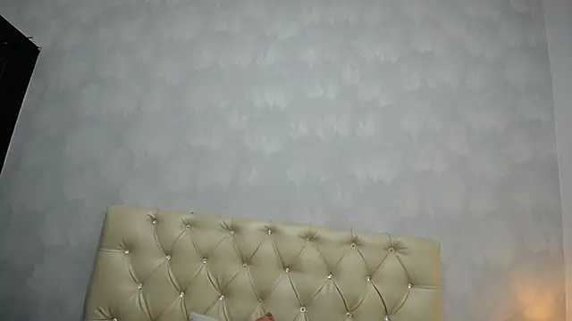 Snapshot of angelica_rober chatting on 02-12-26, 11:27 angelica rober online show from 02-12-26, 11:27