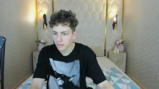 Snapshot of StefanBev chatting on 02-06-26, 11:19 StefanBev online show from 02-06-26, 11:19