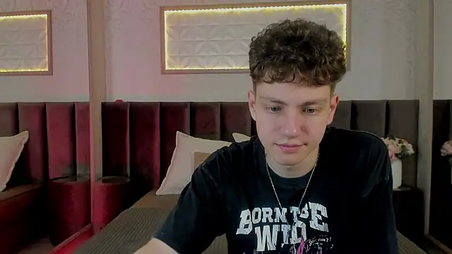 Snapshot of StefanBev chatting on 03-06-26, 07:43 StefanBev online show from 03-06-26, 07:43