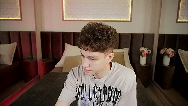 Snapshot of StefanBev chatting on 03-08-26, 08:34 StefanBev online show from 03-08-26, 08:34