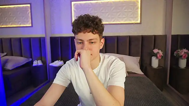 Snapshot of StefanBev chatting on 03-12-26, 07:42 StefanBev online show from 03-12-26, 07:42