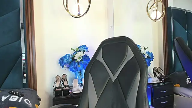 Snapshot of AgathaSanderhs_ chatting on 03-09-26, 09:52 AgathaSanderhs online show from 03-09-26, 09:52