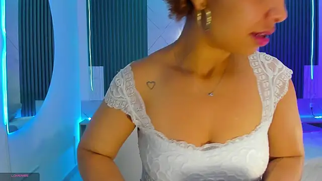 Snapshot of Shantall-blue chatting on 03-16-26, 08:13 Shantall-blue online show from 03-16-26, 08:13