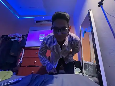 Snapshot of Jesusd2 chatting on 03-10-26, 12:48 Jesusd2 online show from 03-10-26, 12:48