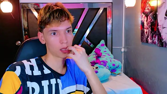 Liam Green1 online show from 02-22-26, 01:20