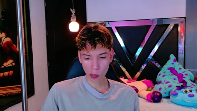 Liam Green1 online show from 03-11-26, 07:20