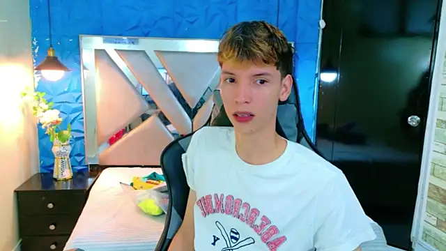 Liam Green1 online show from 03-12-26, 12:44