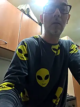 Snapshot of pareja47 chatting on 02-28-26, 01:28 pareja47 online show from 02-28-26, 01:28