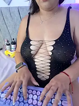 Wild lilhyy online show from 06-23-26, 12:41