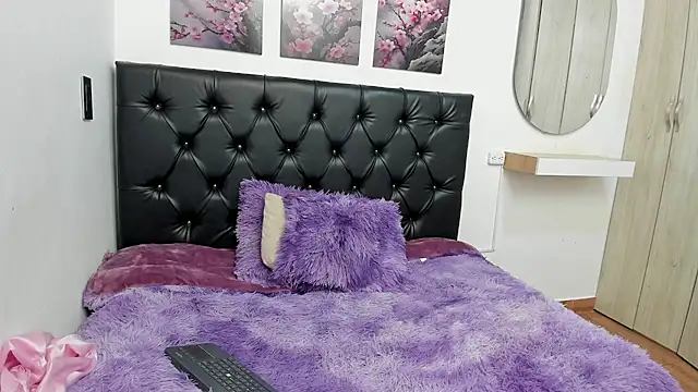 Kitty f00x online show from 07-23-26, 12:58