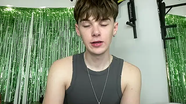 Snapshot of YourMilkyGuy chatting on 03-09-26, 05:17 YourMilkyGuy online show from 03-09-26, 05:17