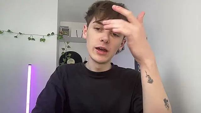 YourMilkyGuy online show from 04-21-26, 01:17