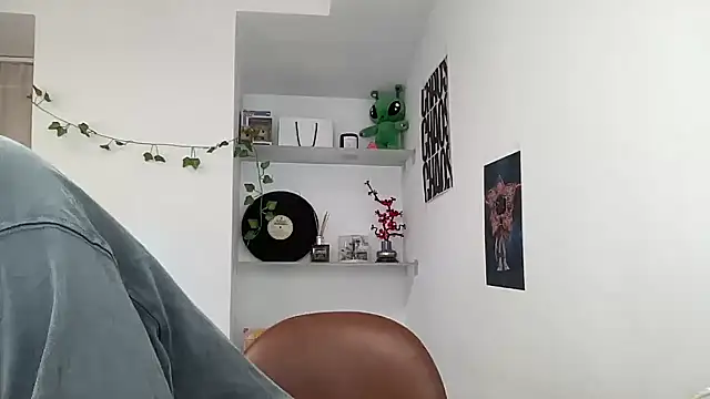 YourMilkyGuy online show from 07-01-26, 01:13