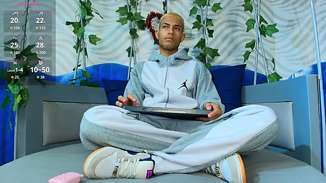 ItsZairen online show from 02-21-26, 03:40