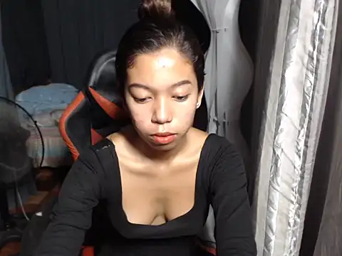 urgirlyflor online show from 03-24-26, 01:16