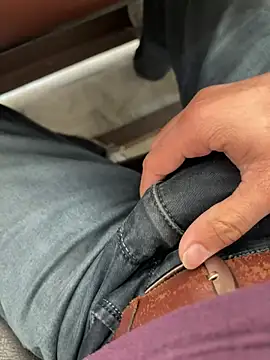 Snapshot of Ronny69y chatting on 02-08-26, 05:44 Ronny69y online show from 02-08-26, 05:44