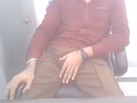 Snapshot of Ronny69y chatting on 02-17-26, 07:27 Ronny69y online show from 02-17-26, 07:27