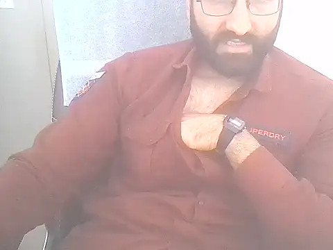 Snapshot of Ronny69y chatting on 02-20-26, 05:26 Ronny69y online show from 02-20-26, 05:26