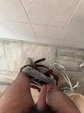 Snapshot of Ronny69y chatting on 02-20-26, 06:26 Ronny69y online show from 02-20-26, 06:26