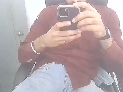 Snapshot of Ronny69y chatting on 02-24-26, 05:49 Ronny69y online show from 02-24-26, 05:49