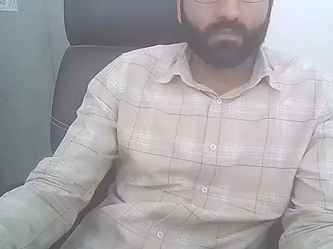 Snapshot of Ronny69y chatting on 03-07-26, 04:53 Ronny69y online show from 03-07-26, 04:53